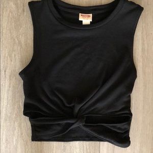 Black crop tank